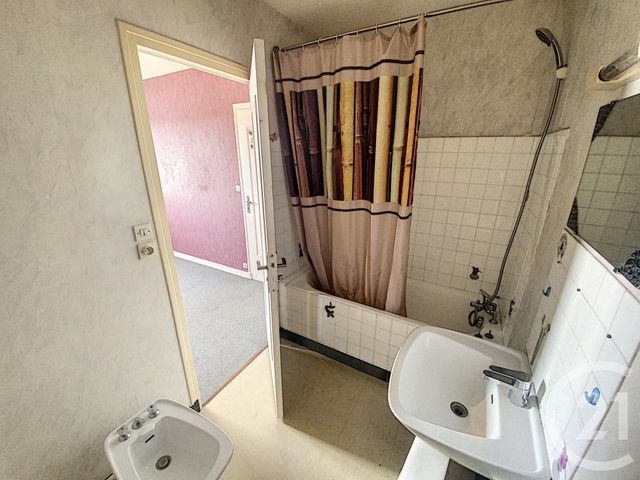 Afficher la photo en grand Appartement T2 à vendre - 2 pièces - 49.61 m2 - BREST - 29 - BRETAGNE - Century 21 Associés Conseils Immobilier